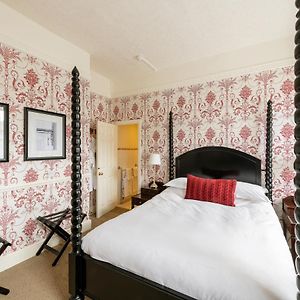 Four Poster Room